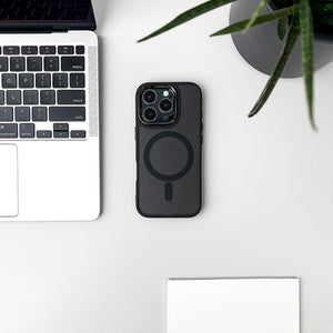 Glitter Case MagSafe for iPhone 16 - black with glitter