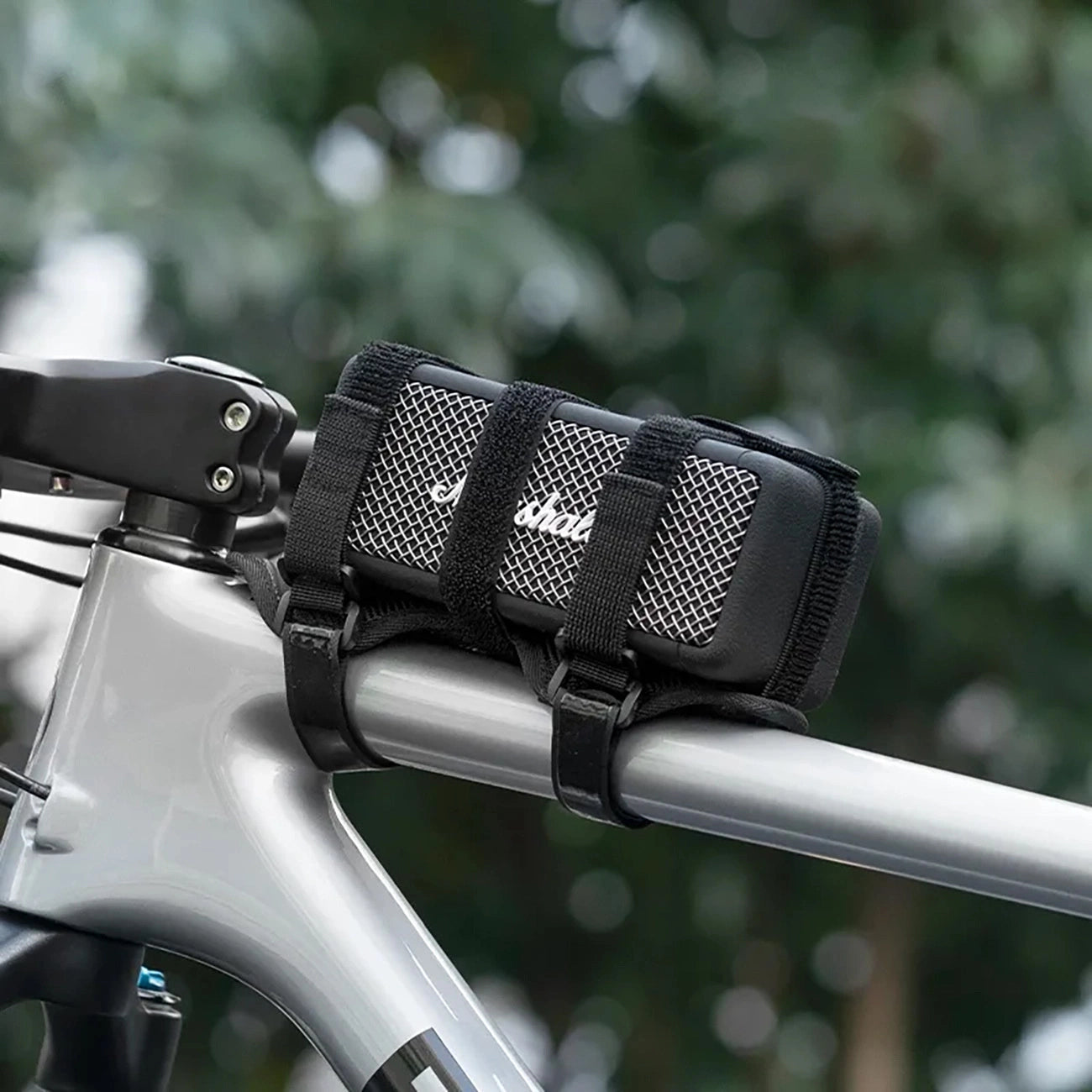 „Rockbros 50210064001“ dviračio dirželis su lipdukais „Bluetooth“ garsiakalbiui arba vandens buteliukui – juodas